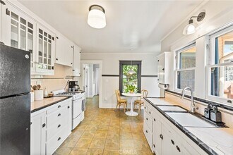 218 S Center St in Orange, CA - Building Photo - Building Photo