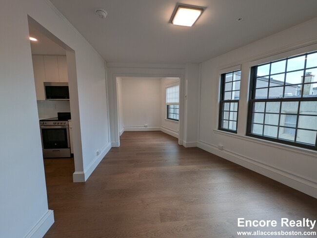 1200 Massachusetts Ave, Unit 412 in Cambridge, MA - Building Photo - Building Photo