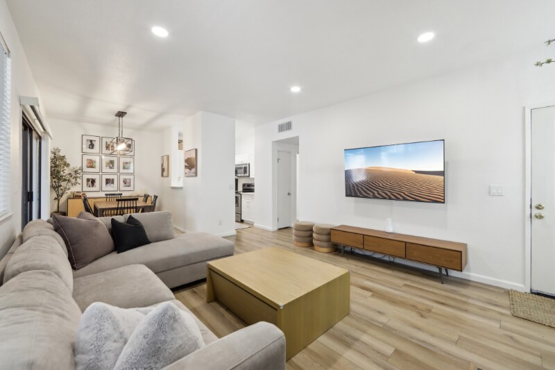 7104 Cross Creek Cir in Dublin, CA - Building Photo