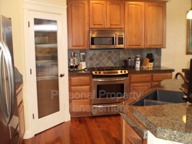 885 W U St in Washougal, WA - Building Photo - Building Photo