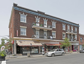 221-231 Saint-Viateur Rue O in Montréal, QC - Building Photo - Building Photo