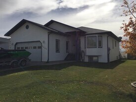 9007-9111 111 Ave in Fort St John, BC - Building Photo
