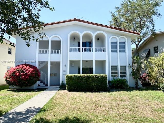 517 Menendez Ave, Unit 521 in Miami, FL - Building Photo