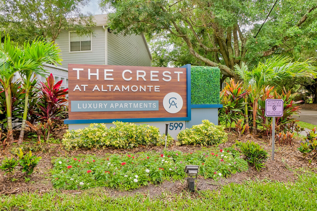 The Crest at Altamonte in Altamonte Springs, FL - Building Photo