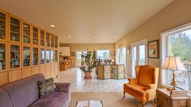 123 E Bachelor Rock Dr in Port Angeles, WA - Building Photo - Building Photo