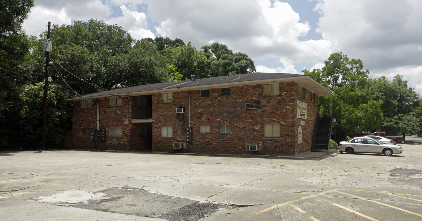 Howell Place Apartments in Baton Rouge, LA - Building Photo