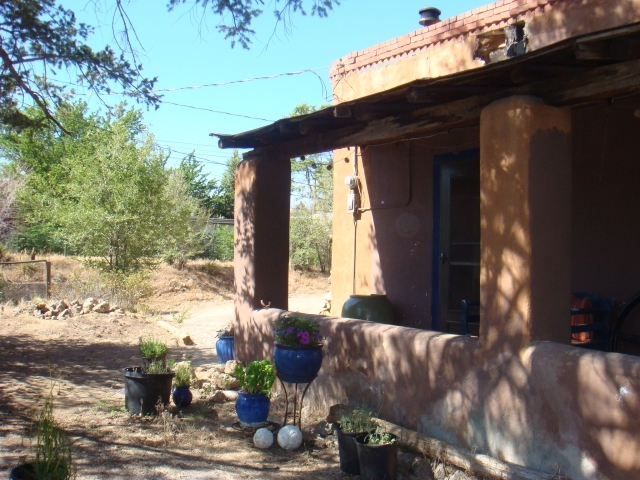 718 Old Santa Fe Trl in Santa Fe, NM - Foto de edificio