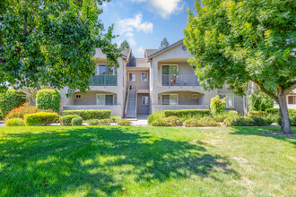 The Cottages Apartment Homes in Stockton, CA - Building Photo - Building Photo