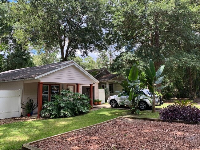 875 NW 11th Ave
