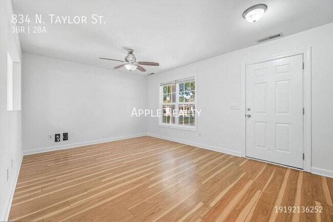 834 N Taylor St in Wake Forest, NC - Building Photo - Building Photo