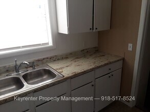 636 E 49th Pl N in Tulsa, OK - Building Photo - Building Photo