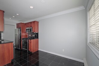 216 Lakeland Ave-Unit -L7 in Sayville, NY - Building Photo - Building Photo