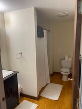 8 N Main St, Unit 2nd Fl in Upton, MA - Foto de edificio - Building Photo