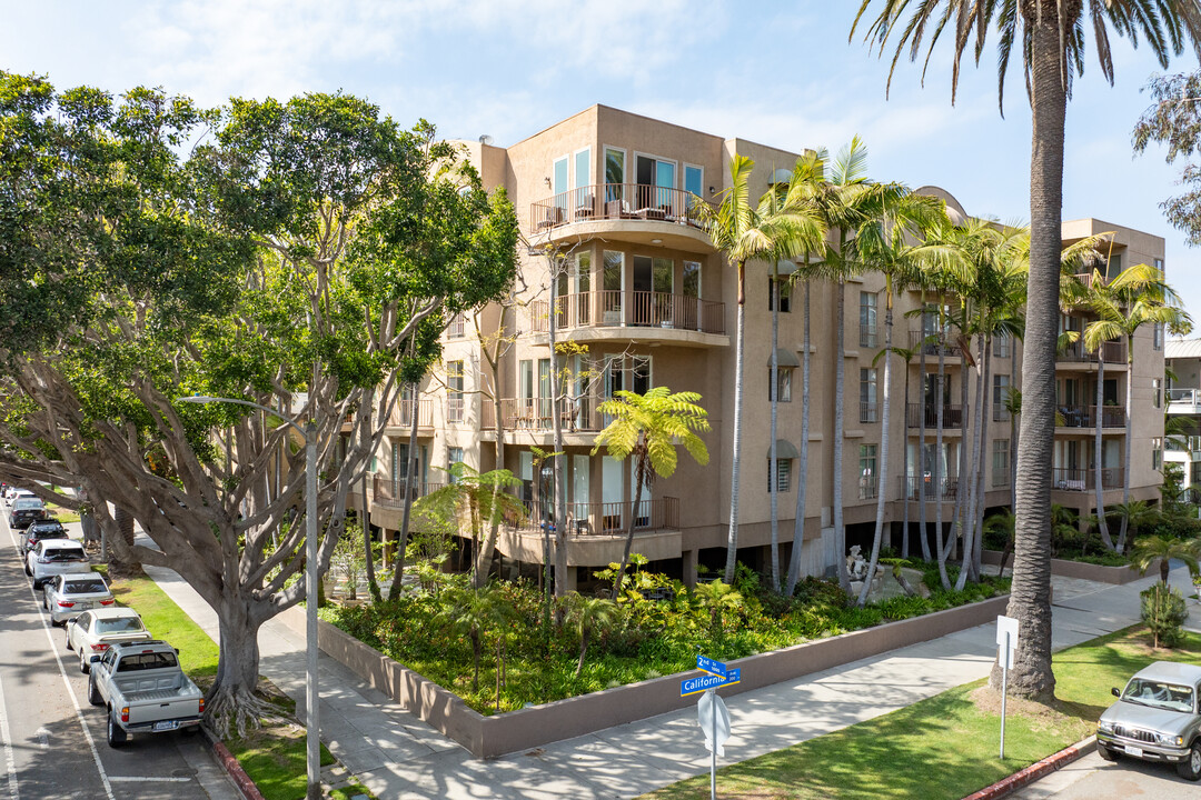 Pergola in Santa Monica, CA - Building Photo