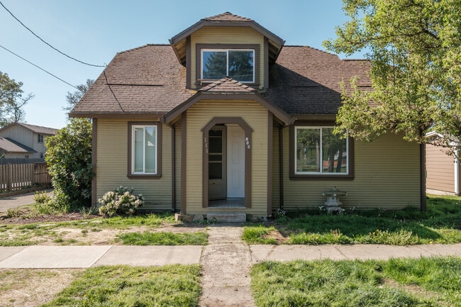 property at 566 W Ida St