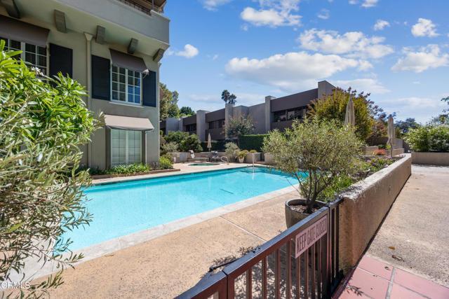 72 S Grand Ave in Pasadena, CA - Building Photo