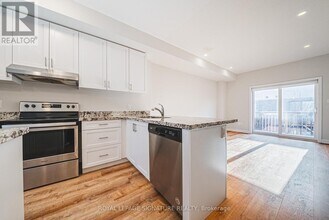 54 Mulhollard Ln in Hamilton, ON - Building Photo - Building Photo