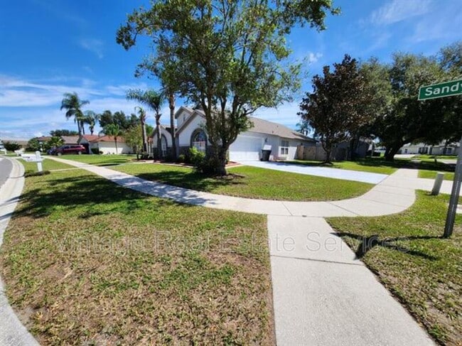 819 Sandy Trail Pl in Brandon, FL - Building Photo - Building Photo