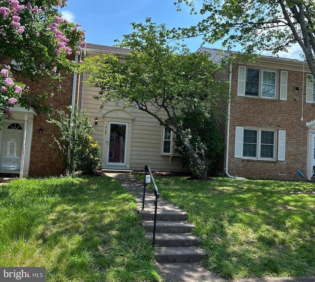 property at 4158 Hamlin Ct