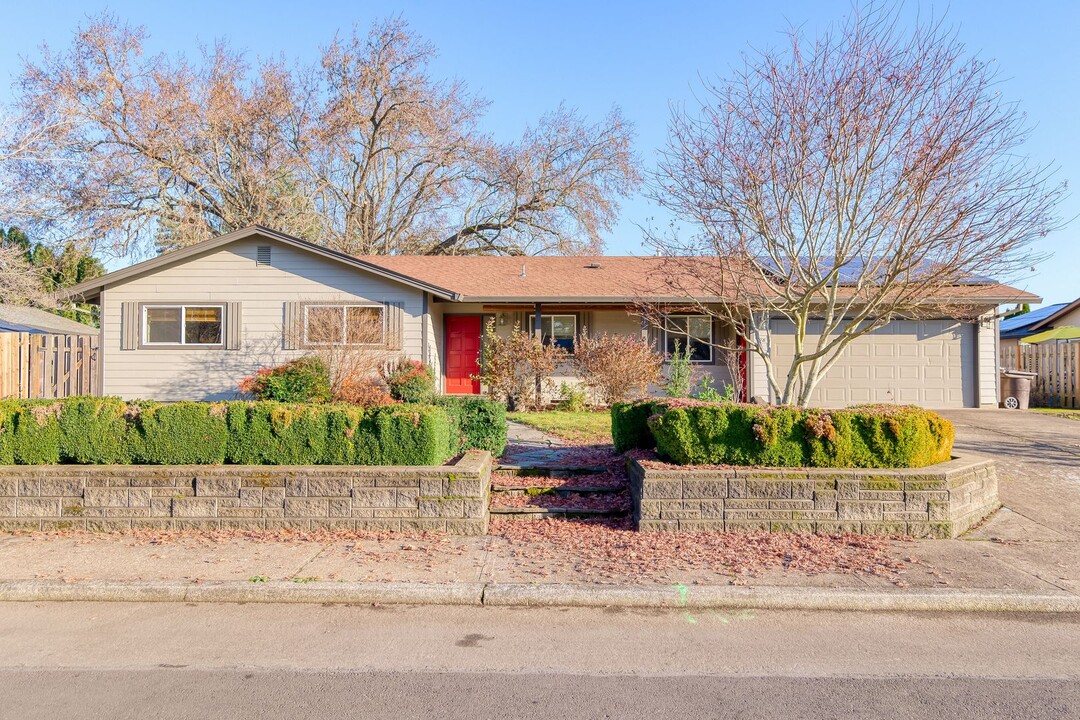 278 NE 30th Ave in Hillsboro, OR - Building Photo