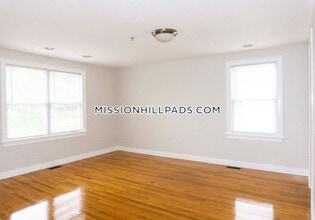 14 Notre Dame St in Boston, MA - Building Photo - Building Photo