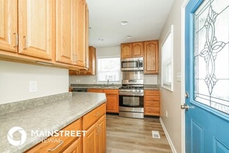 124 Rose Ln in Greenwood, IN - Foto de edificio - Building Photo