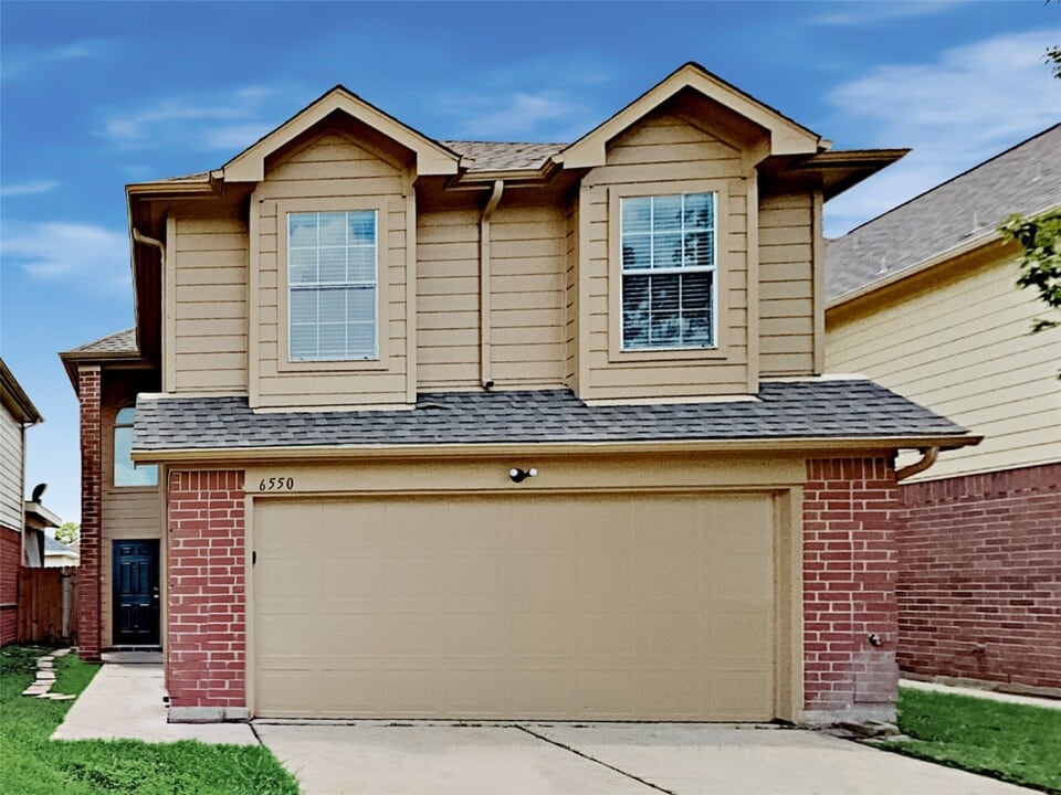 6550 Garden Trail Ct in Houston, TX - Building Photo