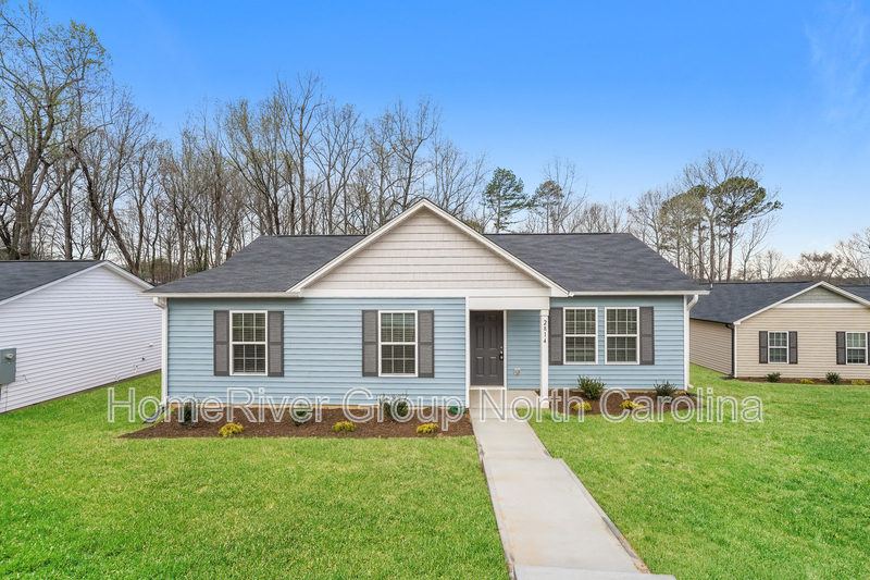 2814 Carrollwood Dr in Winston-Salem, NC - Building Photo
