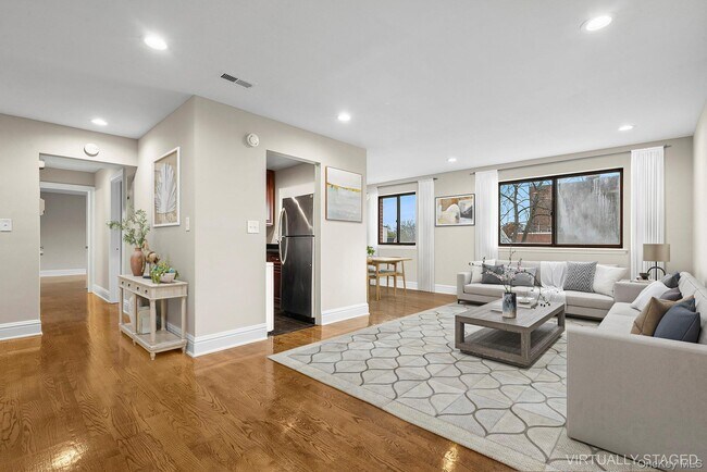 140 McGlynn Pl in Hempstead, NY - Building Photo - Building Photo