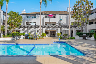 Valley View Senior Apartment Homes in Garden Grove, CA - Foto de edificio - Building Photo