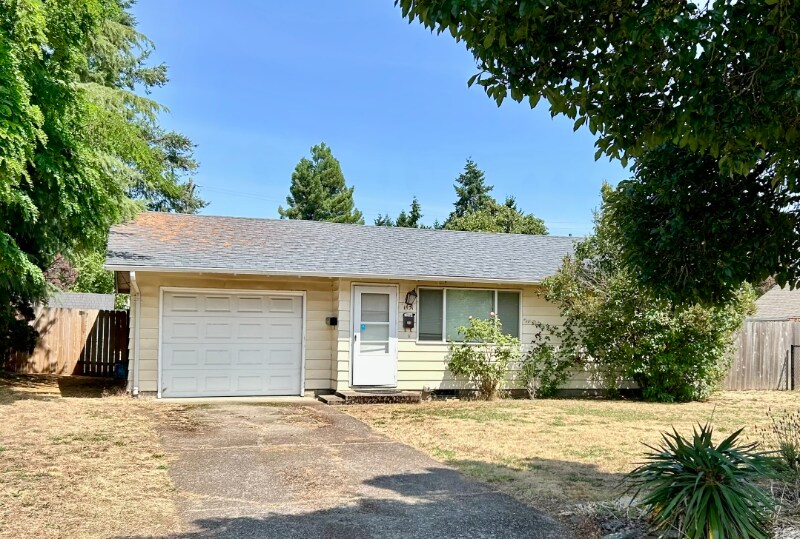 1431 Mill St in Springfield, OR - Building Photo