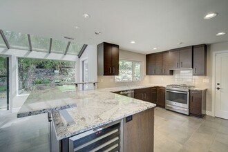 9160 NE 19th St in Clyde Hill, WA - Building Photo - Building Photo