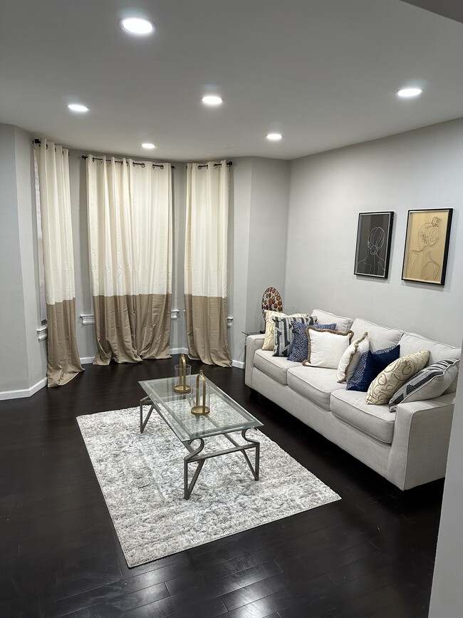 38 Rhode Island Ave NW in Washington, DC - Building Photo - Building Photo