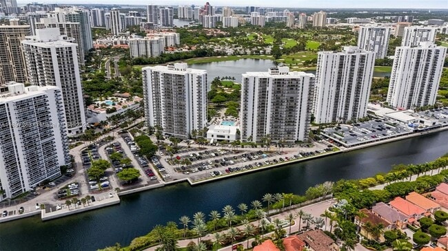 property at 3701 N Country Club Dr