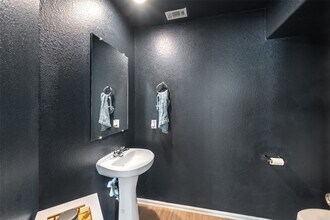 18734 Clearwater Brk Dr in Roman Forest, TX - Building Photo - Building Photo