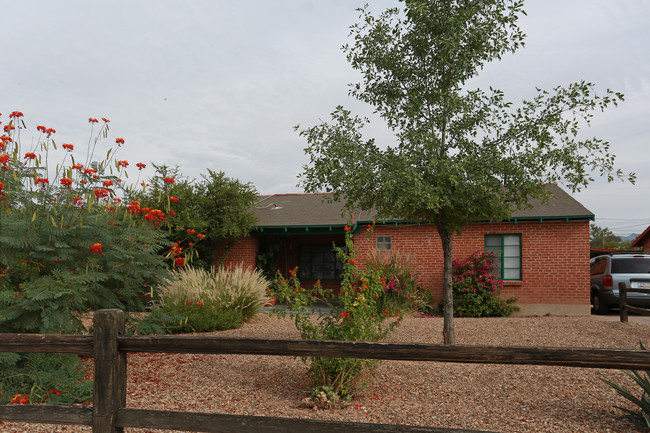 4125-4127 E Brown Way in Tucson, AZ - Building Photo - Building Photo