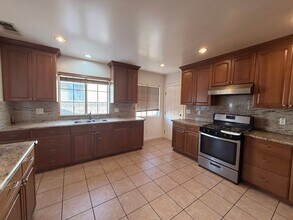 3bed / 2 bath House for Rent in Monterey Park! in Monterey Park, CA - Building Photo - Building Photo