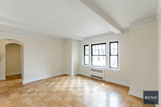 95 Christopher St in New York, NY - Building Photo - Building Photo