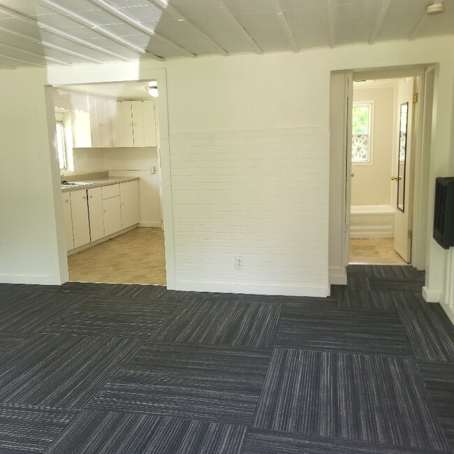 1561 Reeder Ave in Benton Harbor, MI - Building Photo - Building Photo