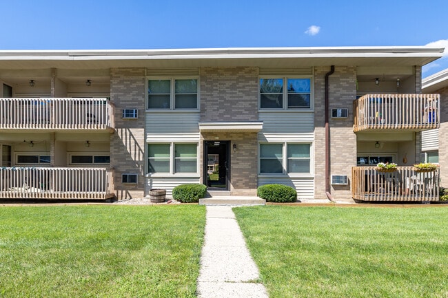 800-820 Delafield St in Waukesha, WI - Building Photo - Building Photo