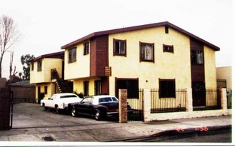 1104-1110 E Rosecrans Ave Apartments