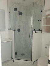 2425 W 54th Pl in Hialeah, FL - Building Photo - Building Photo