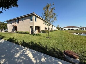 6794 Broadwater Ln in Greenacres, FL - Building Photo - Building Photo