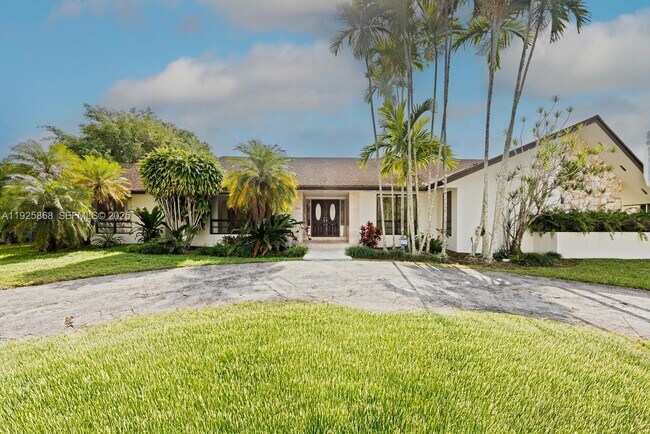 7860 SW 173rd Terrace in Palmetto Bay, FL - Building Photo - Building Photo
