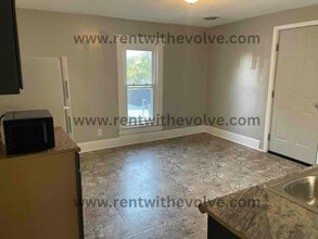 450 E Carl St in Winchester, IN - Building Photo - Building Photo