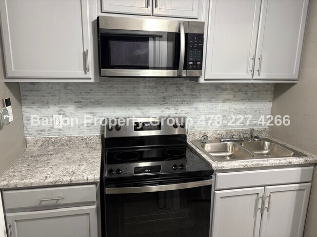 301 Blue Bell St, Unit A in Macon, GA - Building Photo - Building Photo