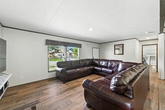 102 Pink Dahlia Dr in Dale, TX - Building Photo - Building Photo