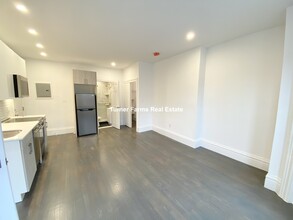 215 Newbury St, Unit 3R in Boston, MA - Building Photo - Building Photo