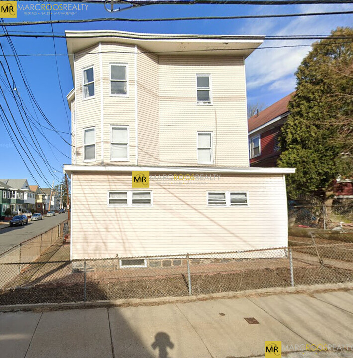 49 Conwell Ave, Unit 2 in Somerville, MA - Foto de edificio