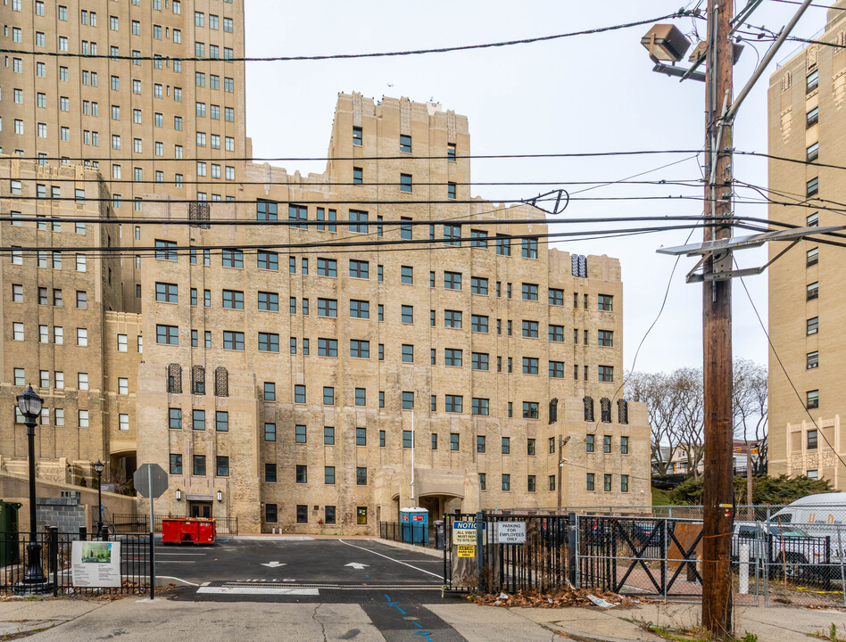 The Roxy in Jersey City, NJ - Building Photo